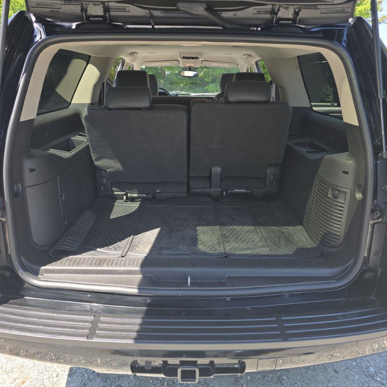 2011 Chevrolet Suburban Image 17