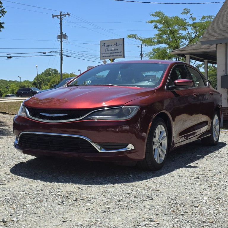 2015 Chrysler 200 Image 2