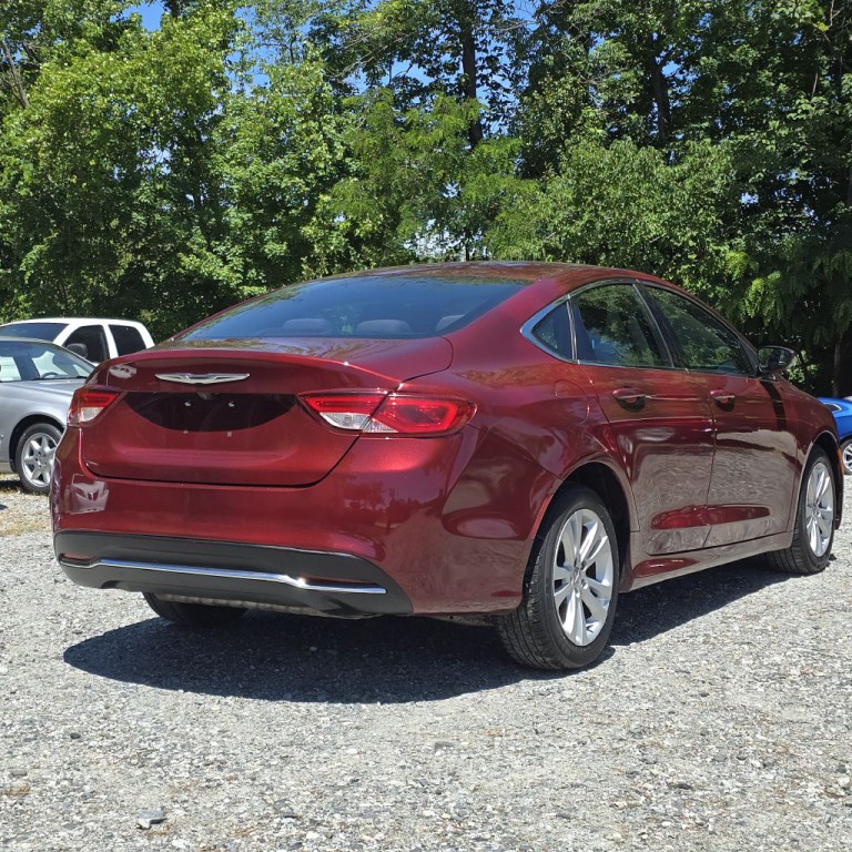 2015 Chrysler 200 Image 4