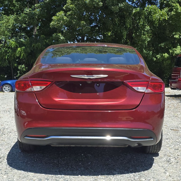 2015 Chrysler 200 Image 5
