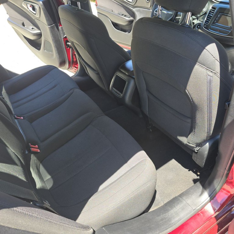2015 Chrysler 200 Image 13