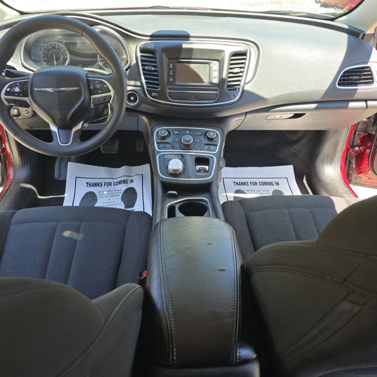 2015 Chrysler 200 Image 15
