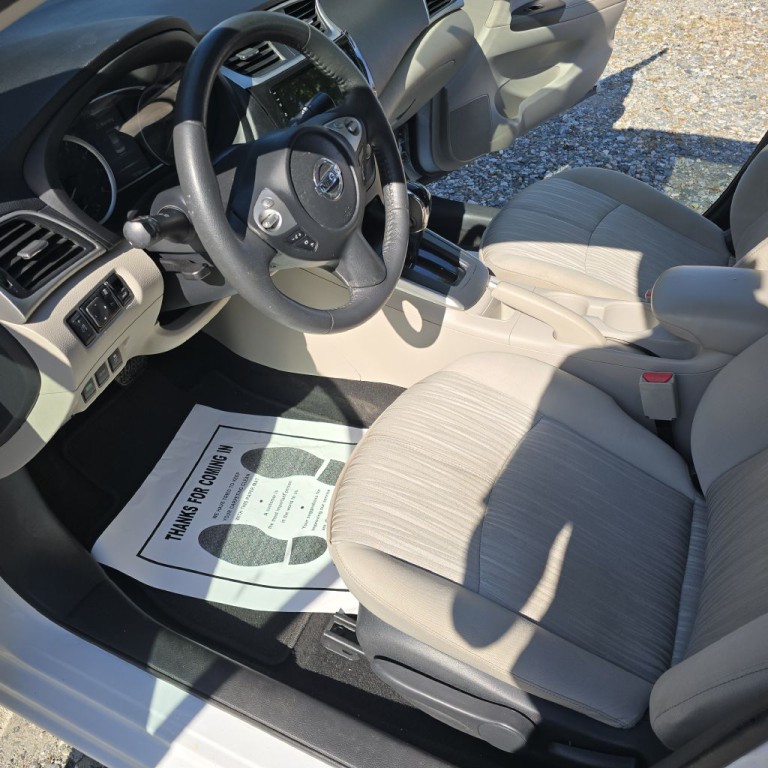 2016 Nissan Sentra Image 8