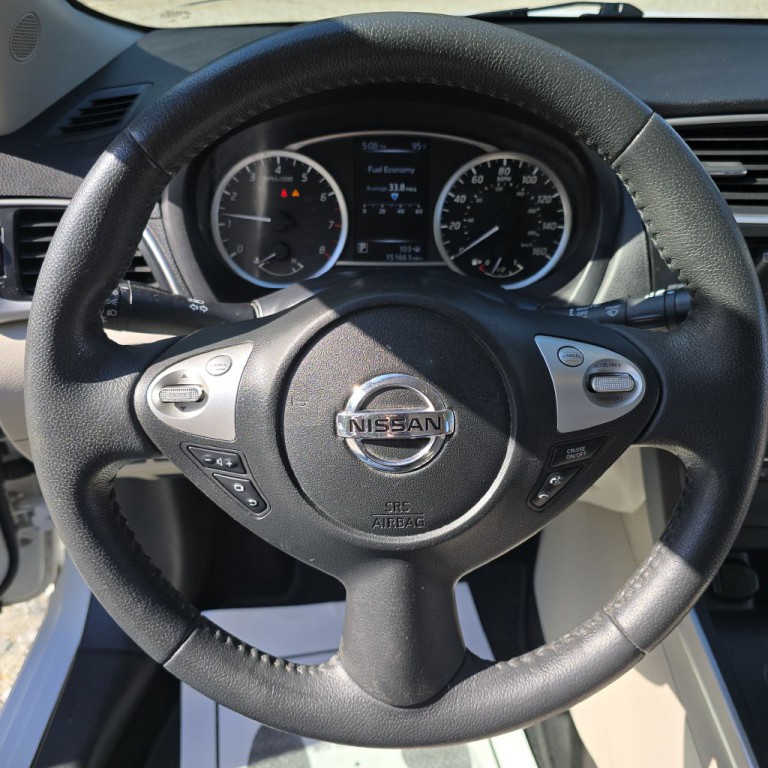 2016 Nissan Sentra Image 9