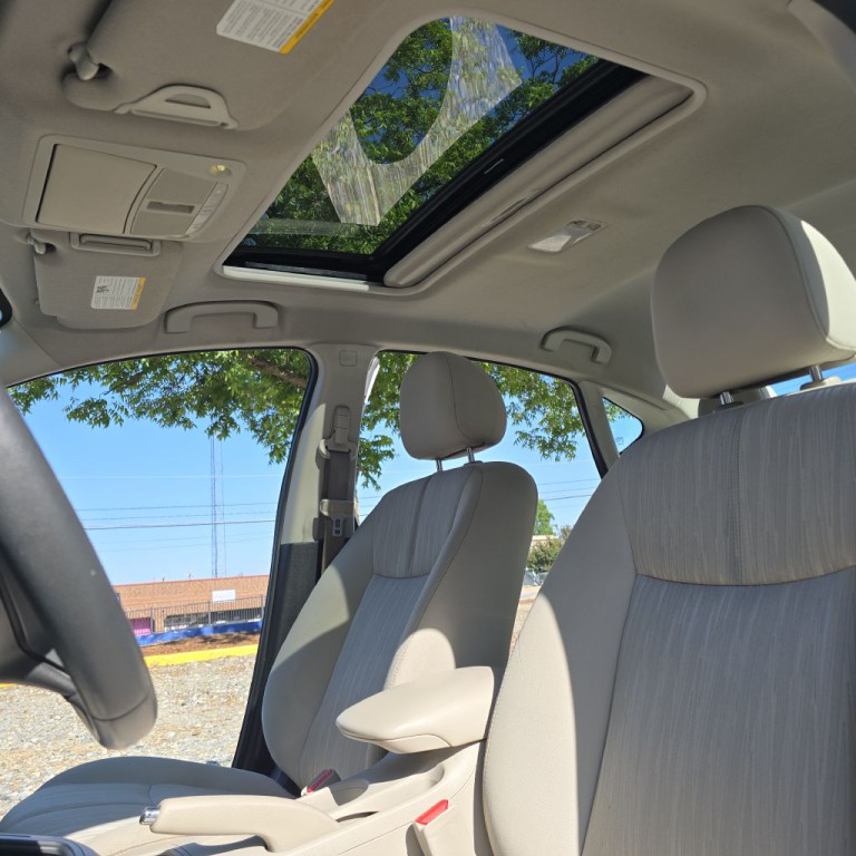 2016 Nissan Sentra Image 12