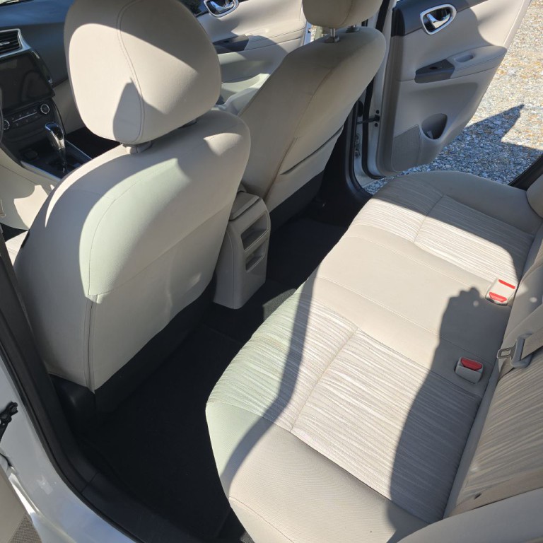 2016 Nissan Sentra Image 13