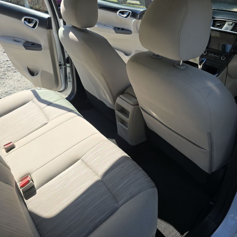 2016 Nissan Sentra Image 14