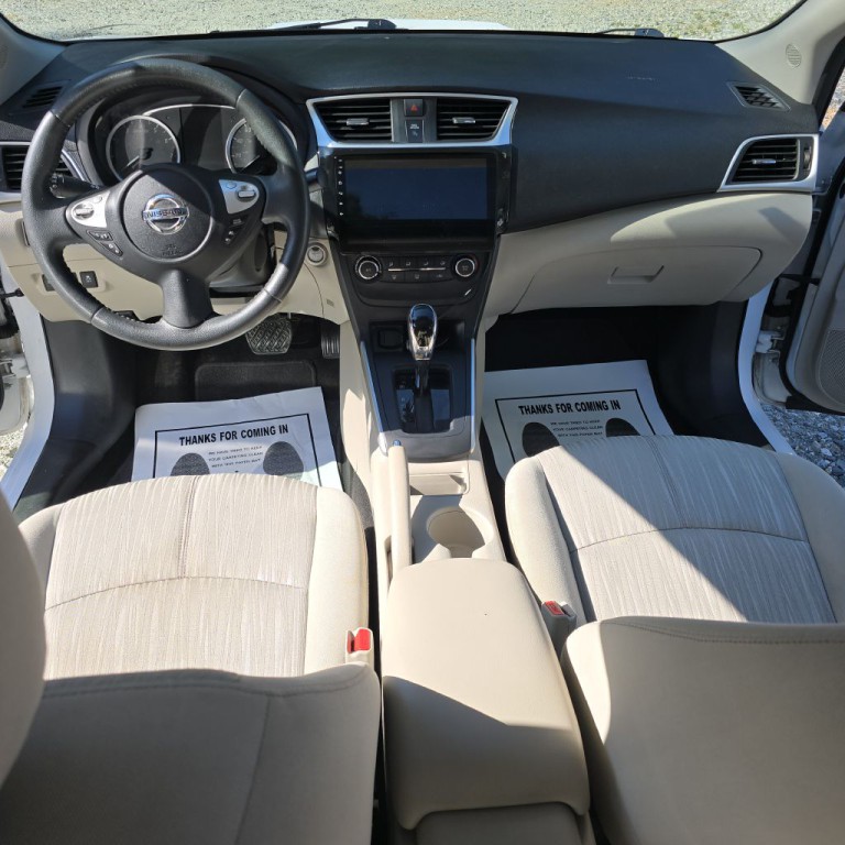 2016 Nissan Sentra Image 16