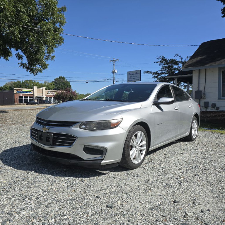 2016 Chevrolet Malibu Image 2