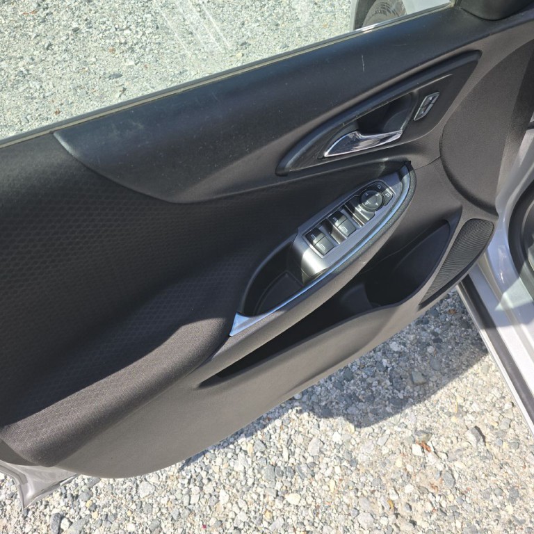 2016 Chevrolet Malibu Image 7