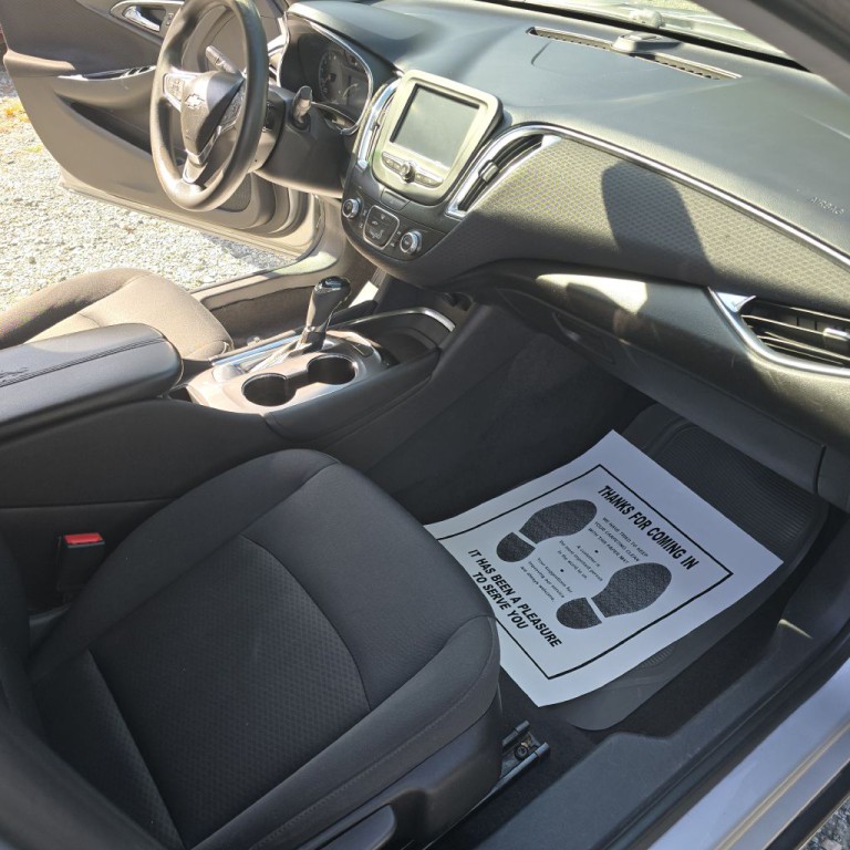 2016 Chevrolet Malibu Image 13