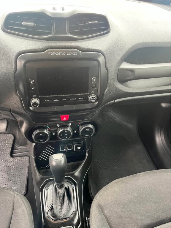 2017 Jeep Renegade Image 9