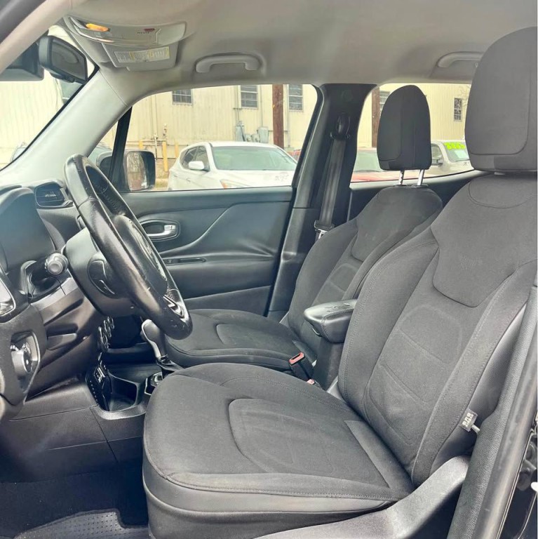 2017 Jeep Renegade Image 17