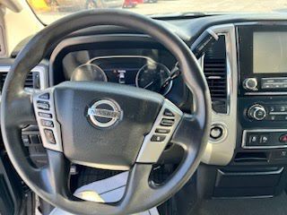 2021 Nissan Titan Image 1