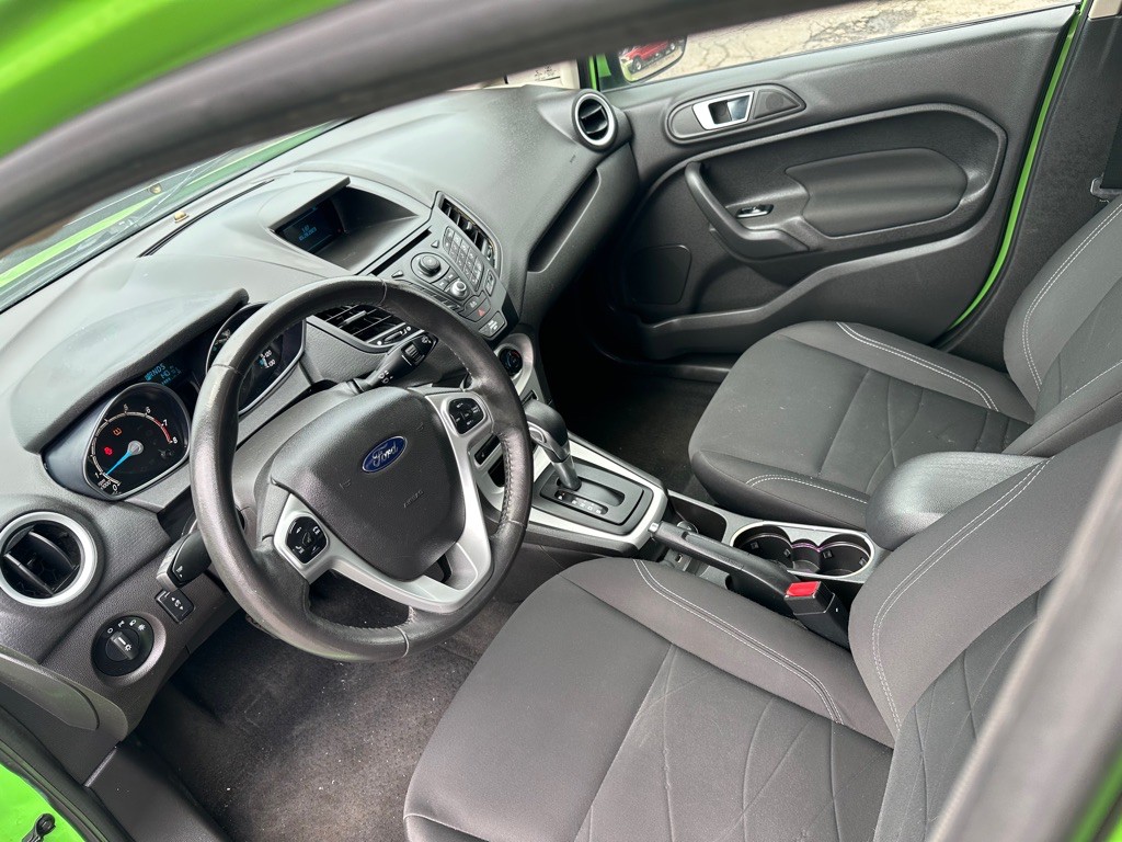 2014 Ford Fiesta Image 9
