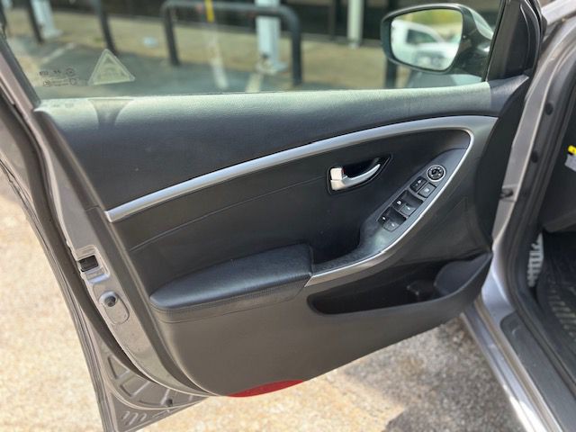 2013 Hyundai Elantra Image 8