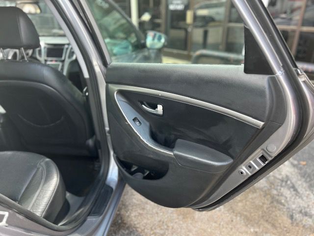 2013 Hyundai Elantra Image 14