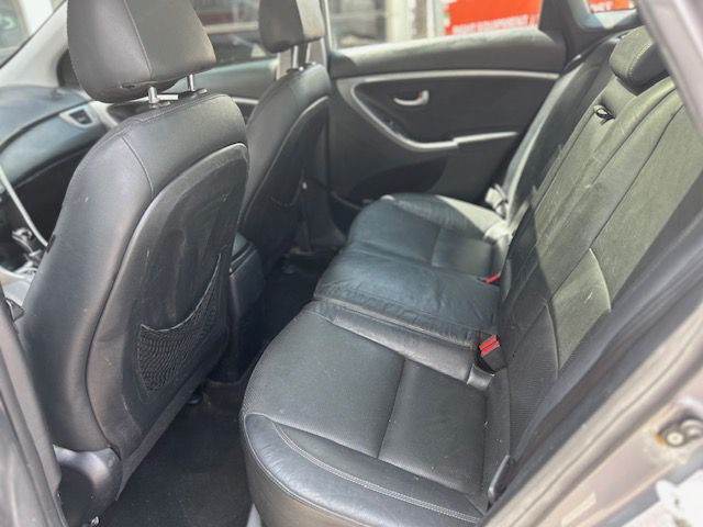 2013 Hyundai Elantra Image 17