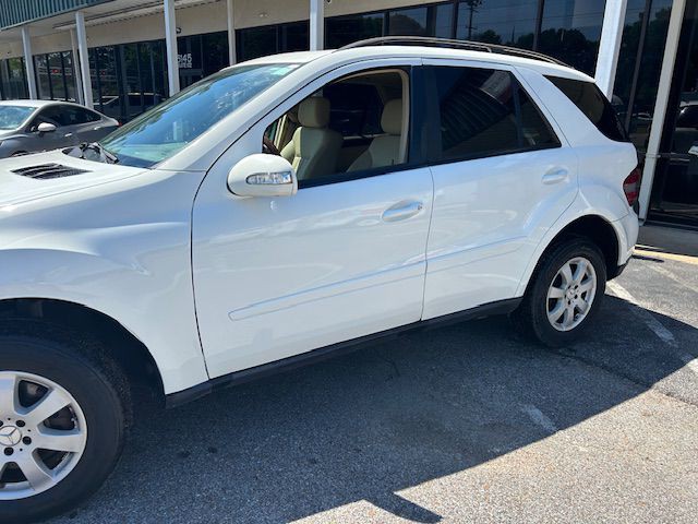 2007 Mercedes-Benz M-Class Image 23