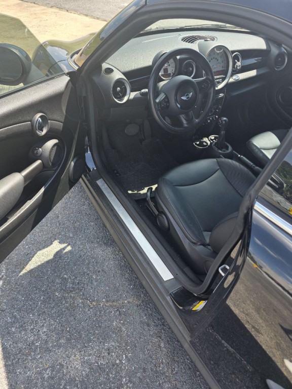 2014 MINI Cooper Image 7