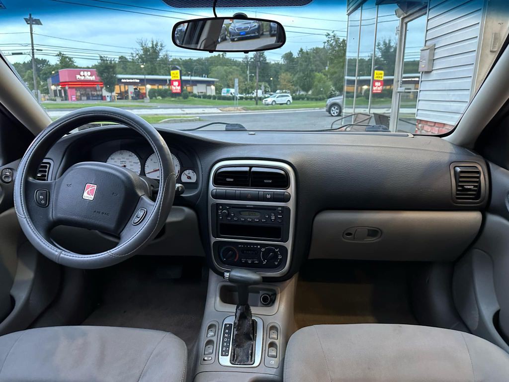 2004 Saturn L300 Image 13
