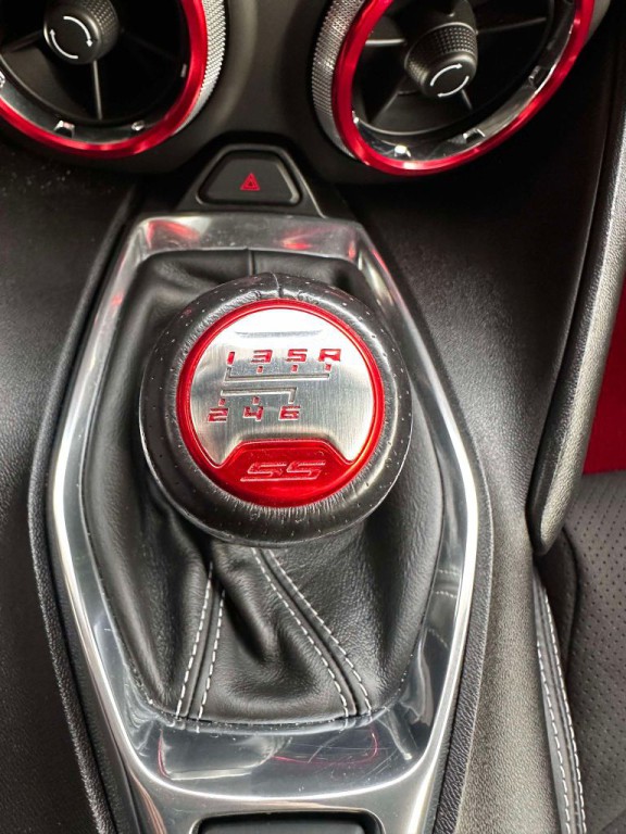 2018 Chevrolet Camaro Image 16