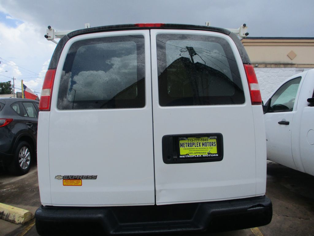 2020 Chevrolet Express Image 4