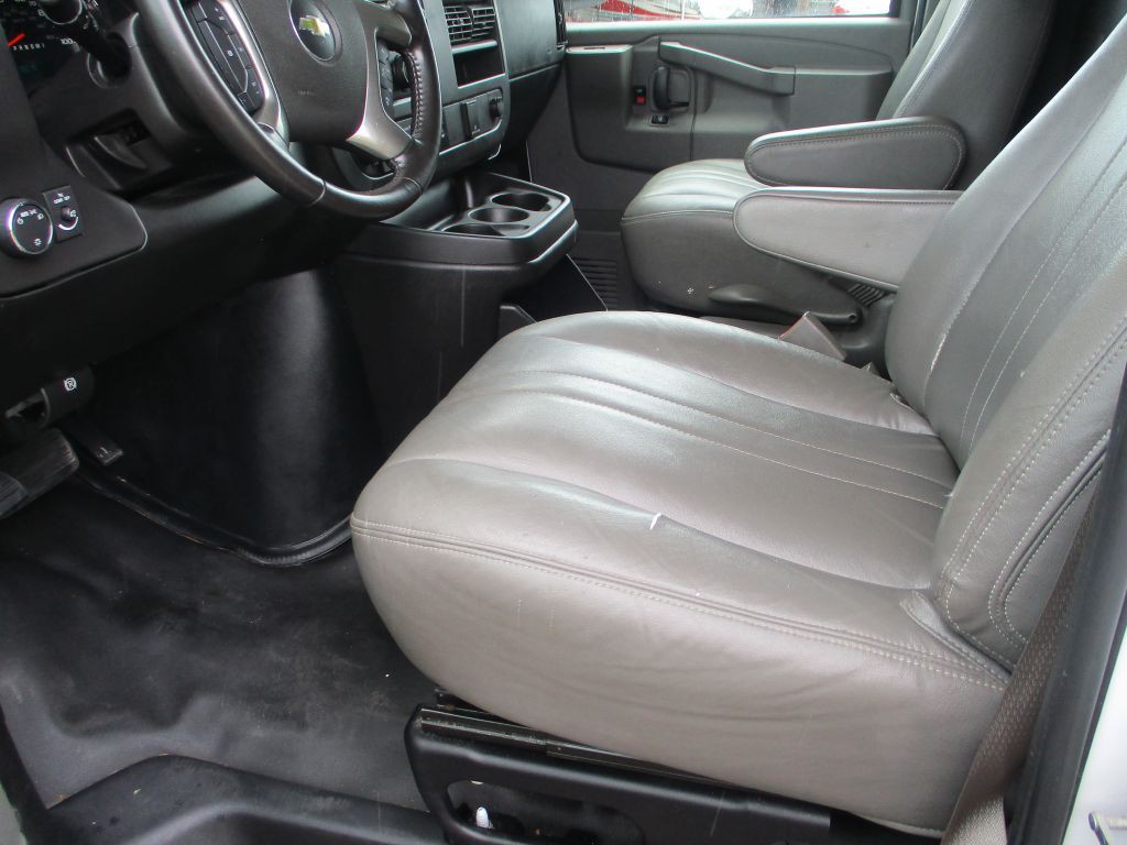 2020 Chevrolet Express Image 9