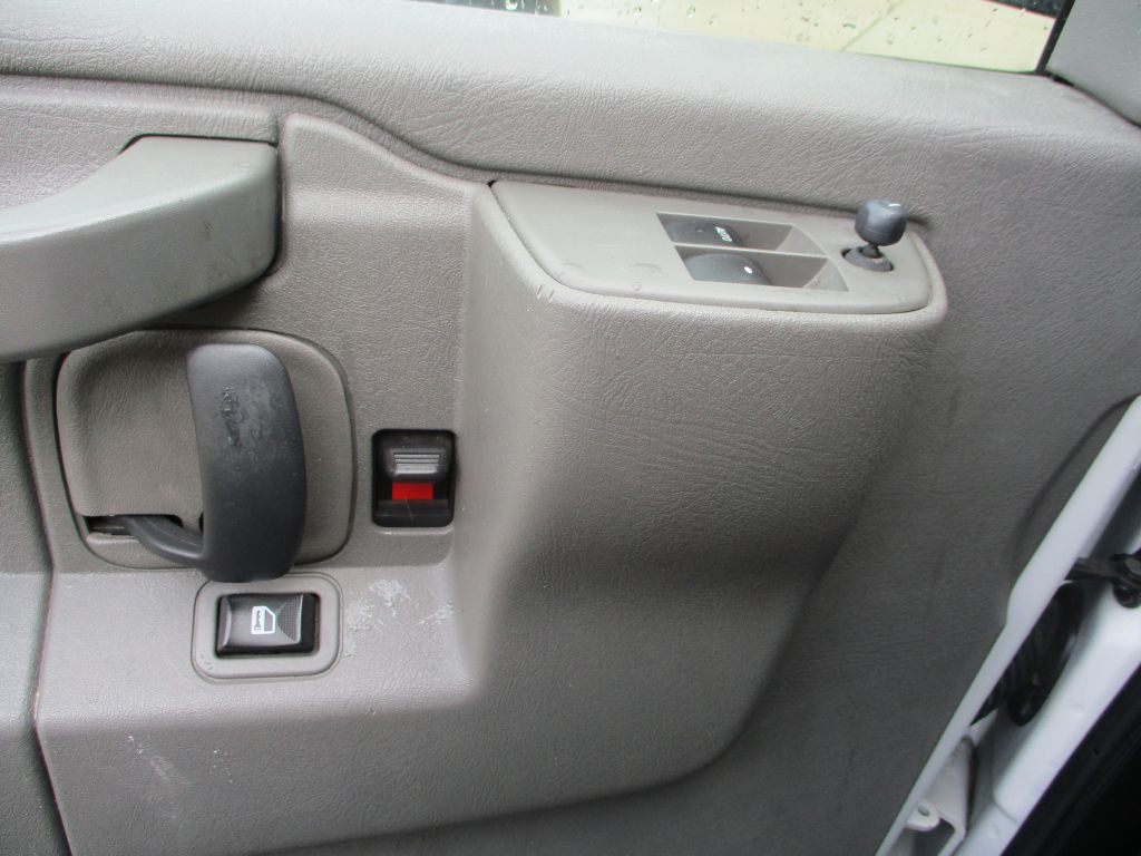 2020 Chevrolet Express Image 10