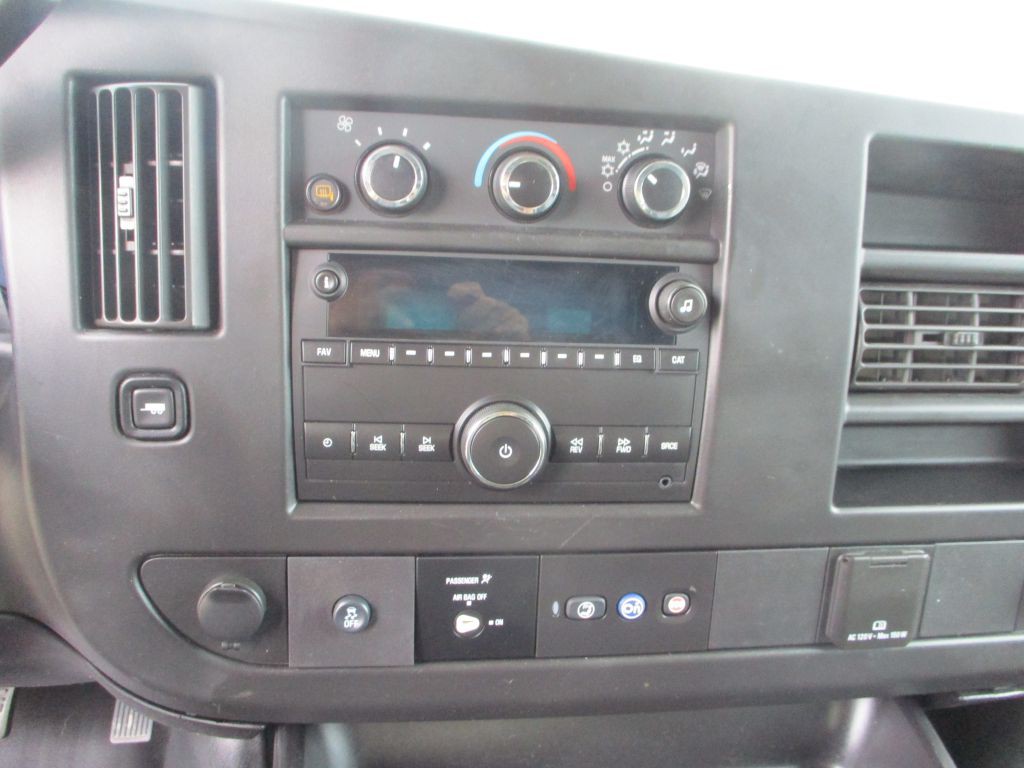 2020 Chevrolet Express Image 12