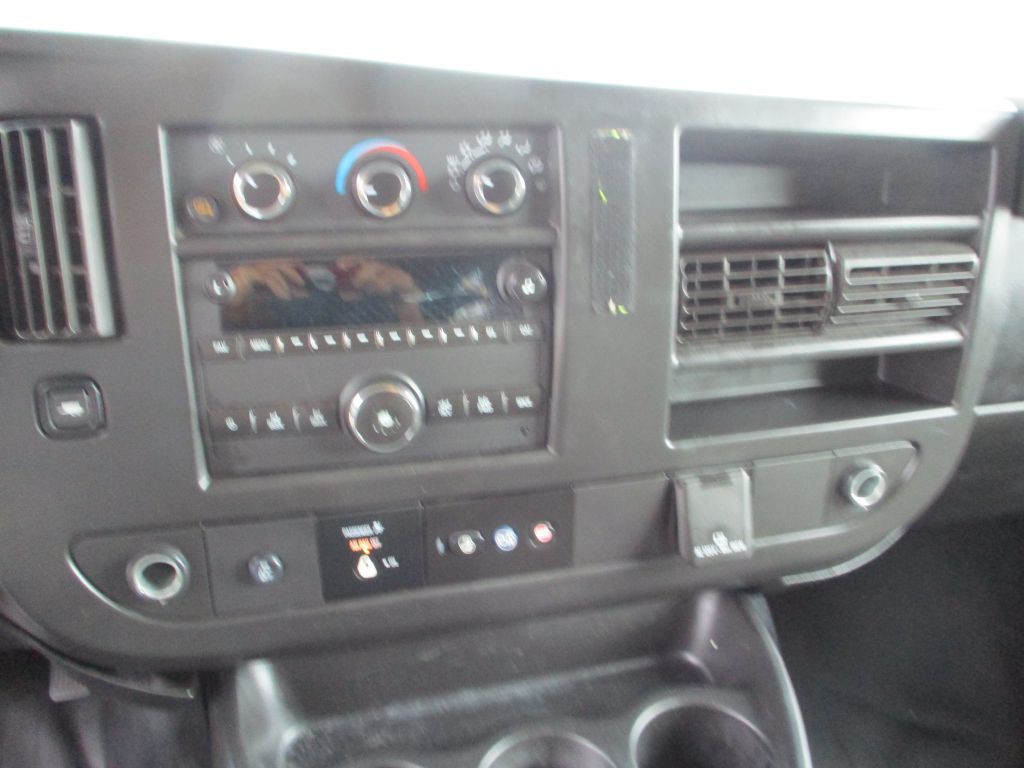 2017 Chevrolet Express Image 11