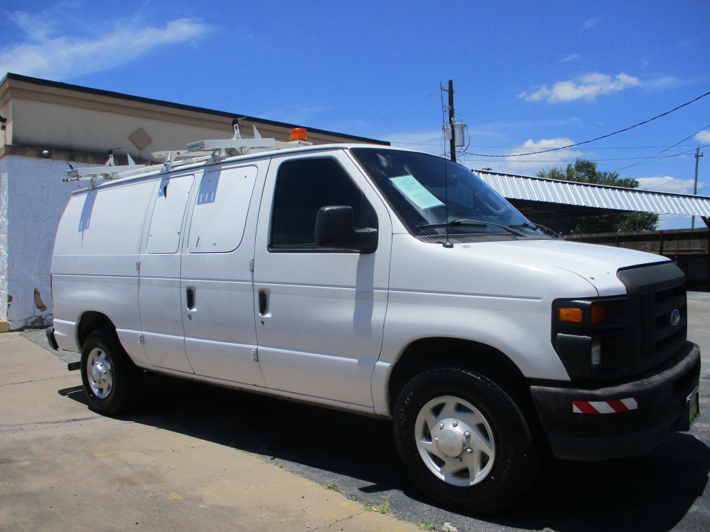 2011 Ford Econoline Image 3