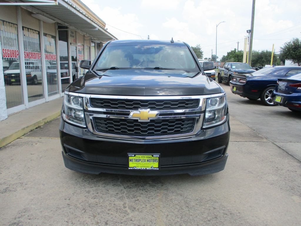 2019 Chevrolet Suburban Image 2