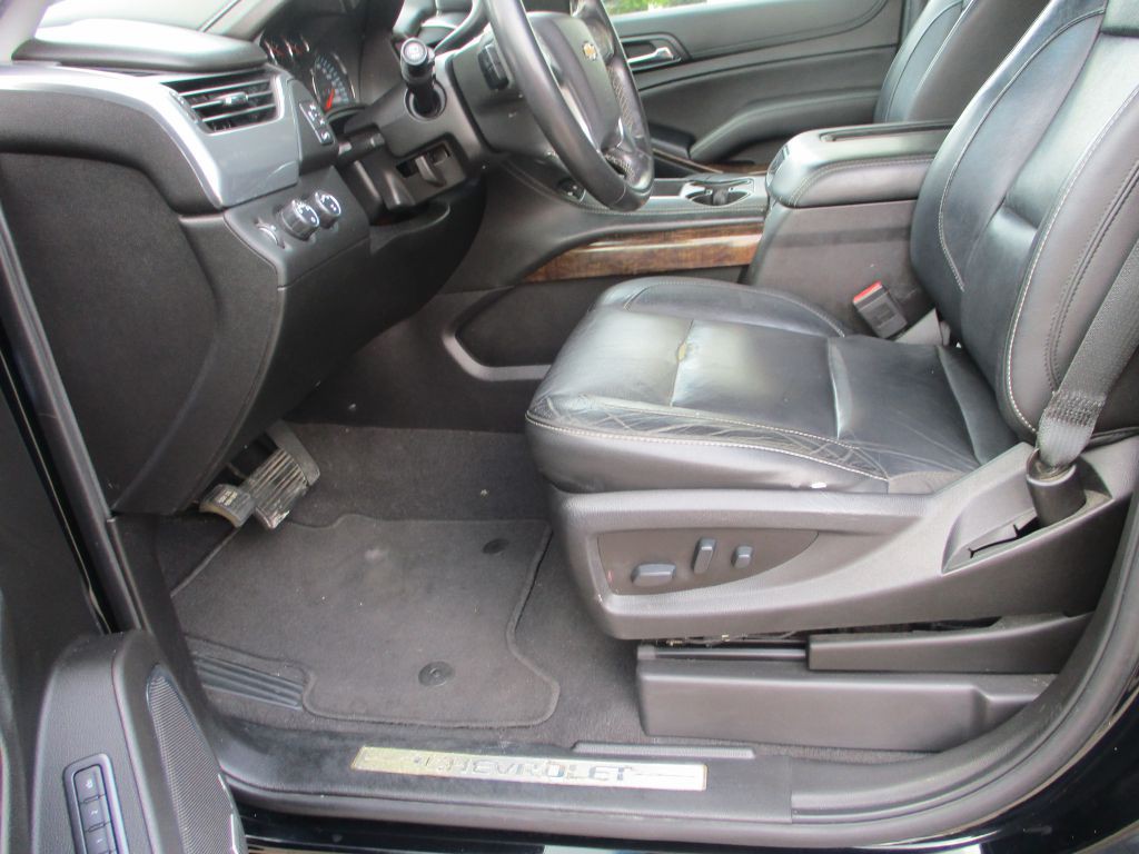 2019 Chevrolet Suburban Image 10