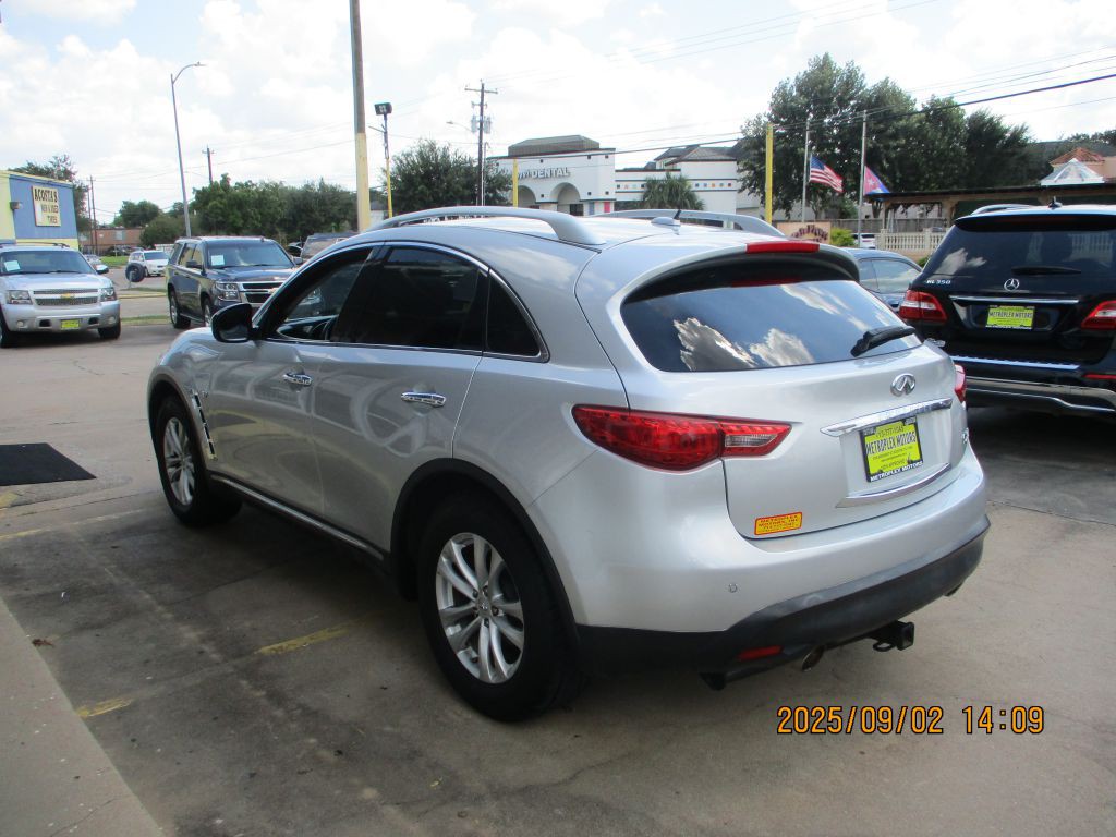 2014 INFINITI QX70 Image 6