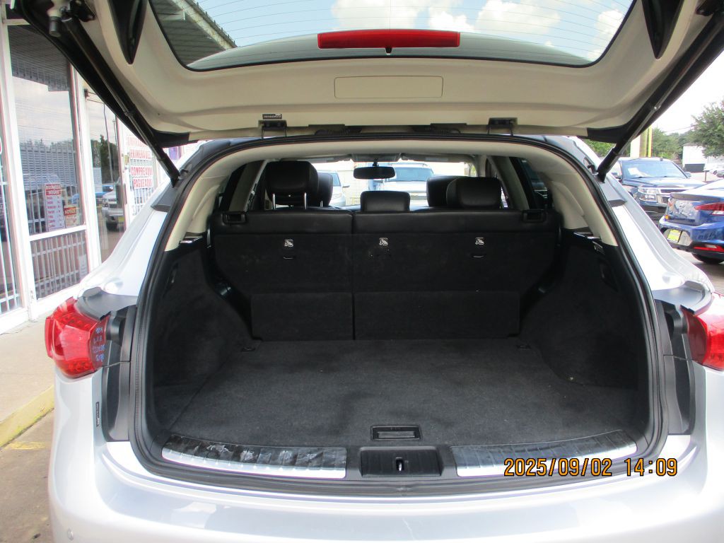 2014 INFINITI QX70 Image 7