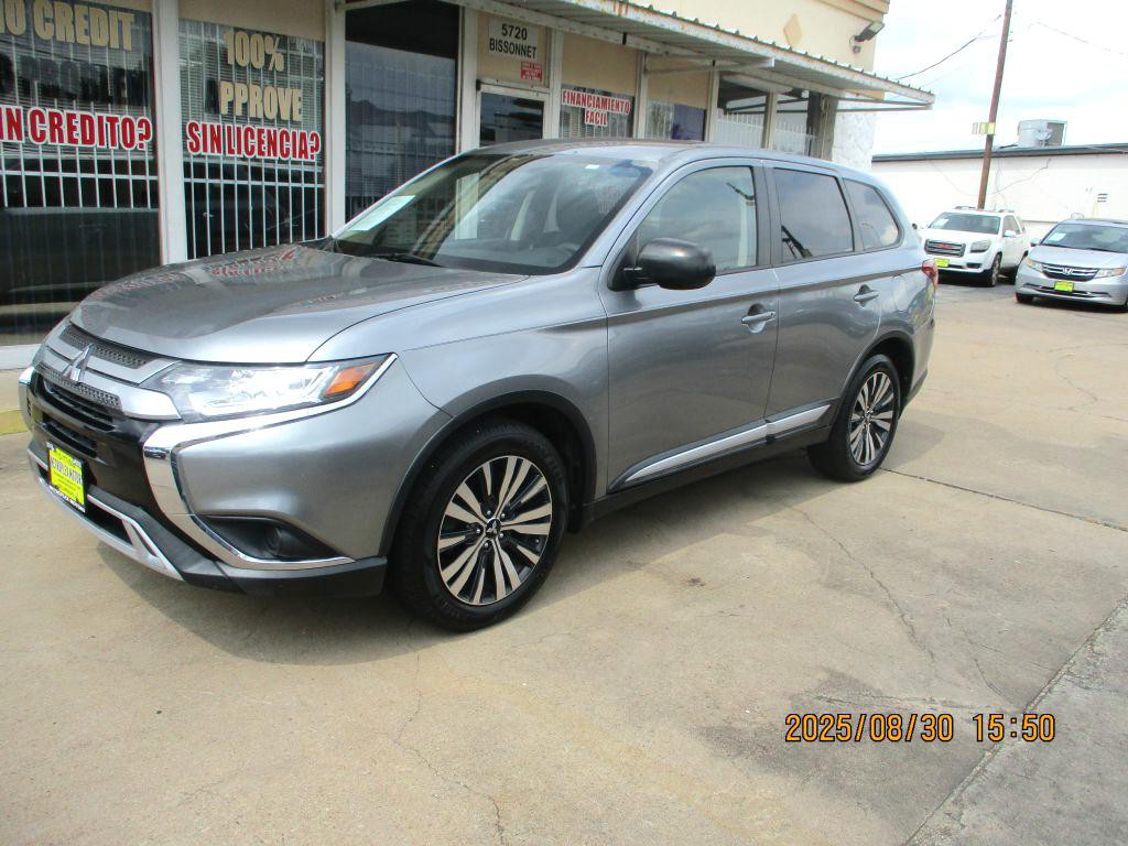 2019 Mitsubishi Outlander Image 1