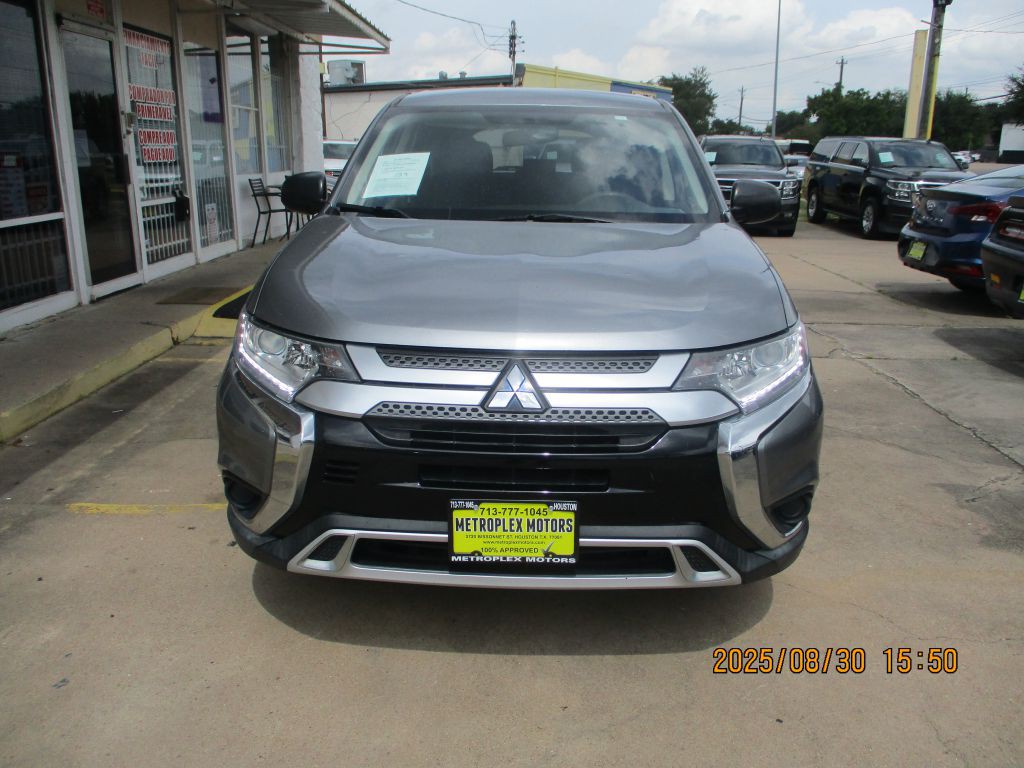 2019 Mitsubishi Outlander Image 2