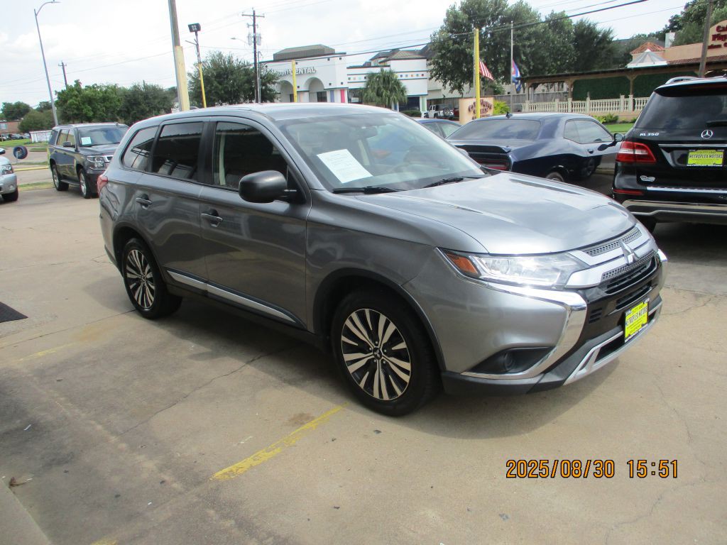 2019 Mitsubishi Outlander Image 3
