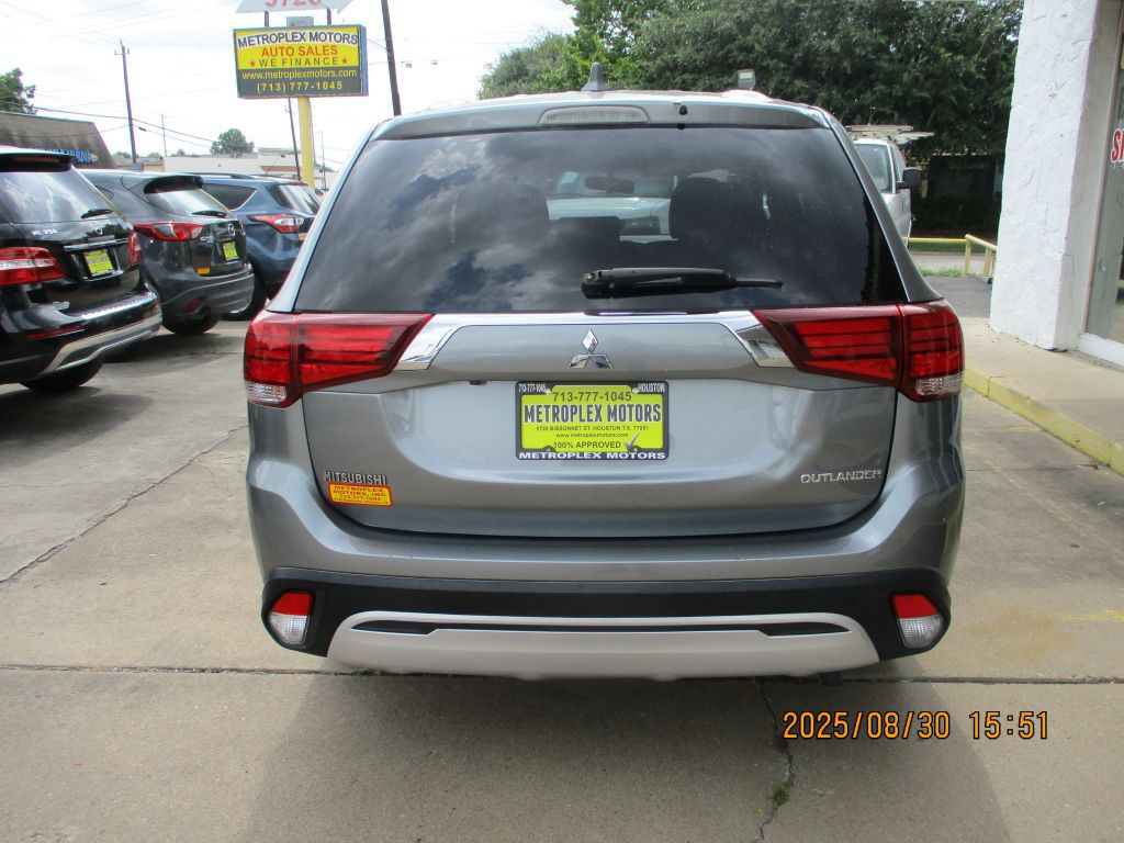 2019 Mitsubishi Outlander Image 5