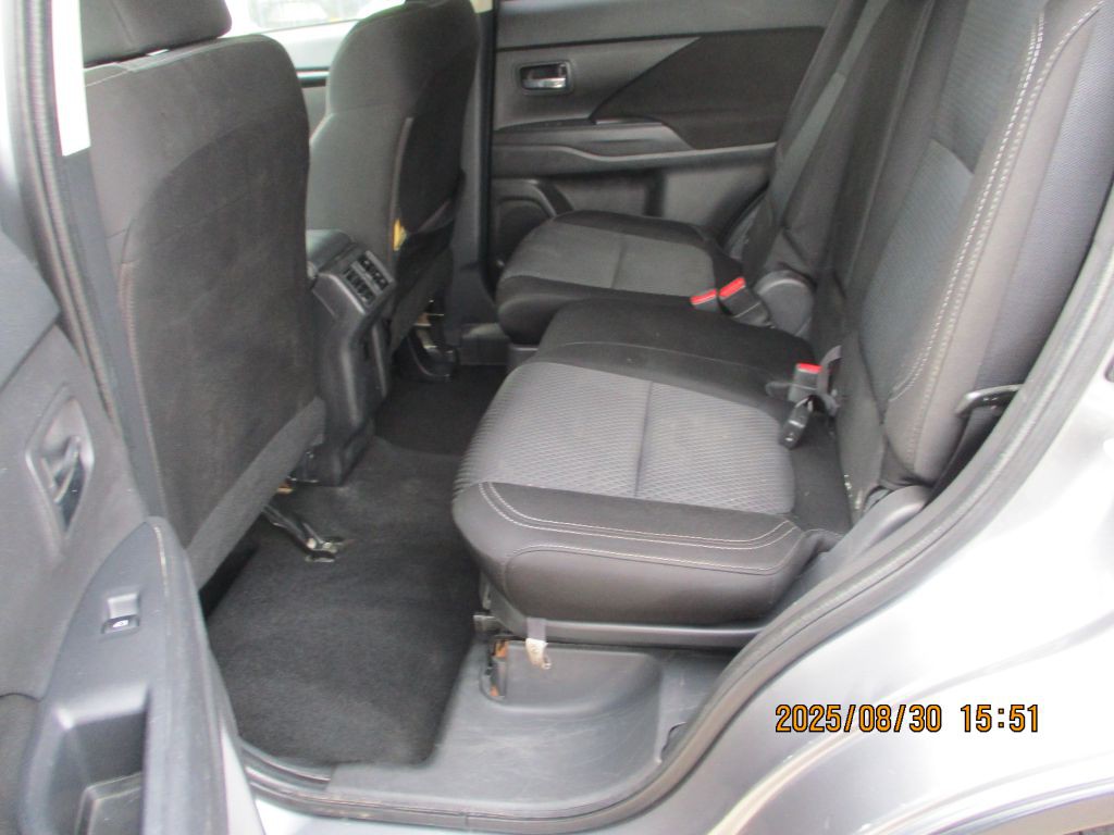 2019 Mitsubishi Outlander Image 8
