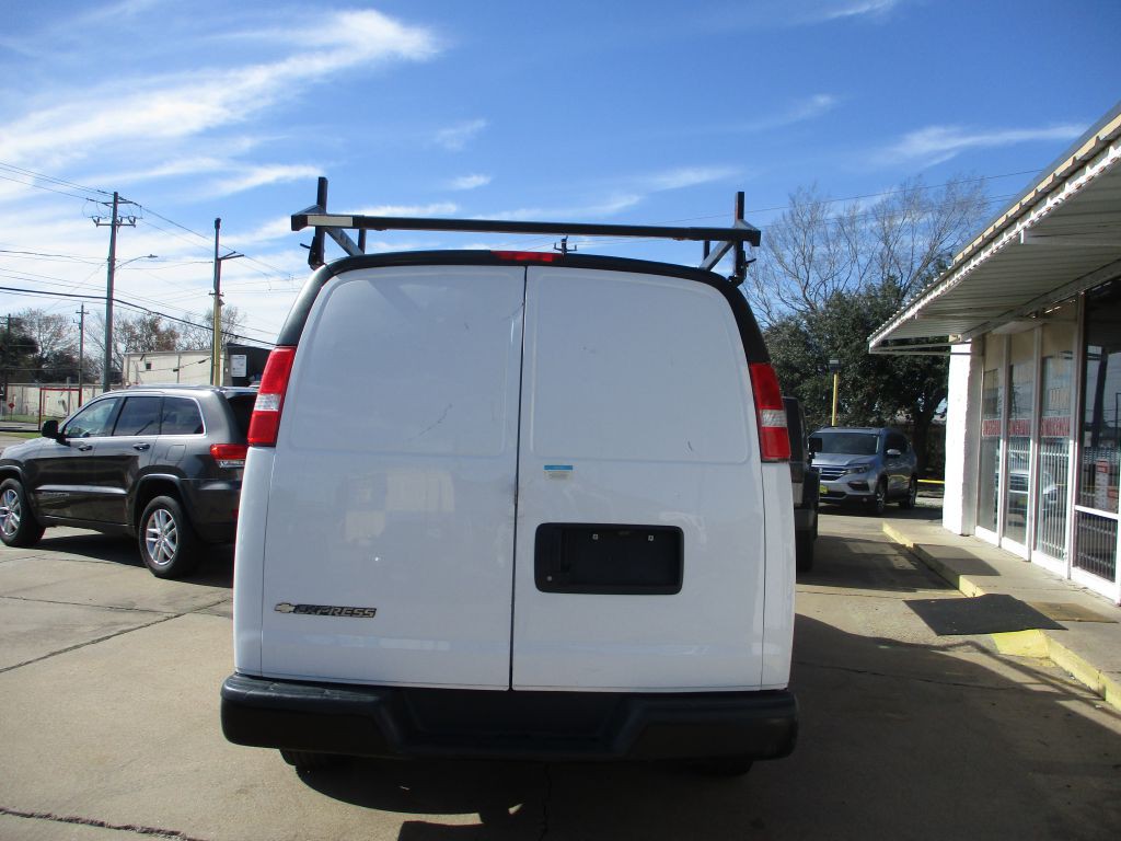 2019 Chevrolet Express Image 4
