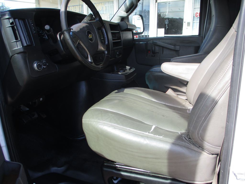2019 Chevrolet Express Image 8