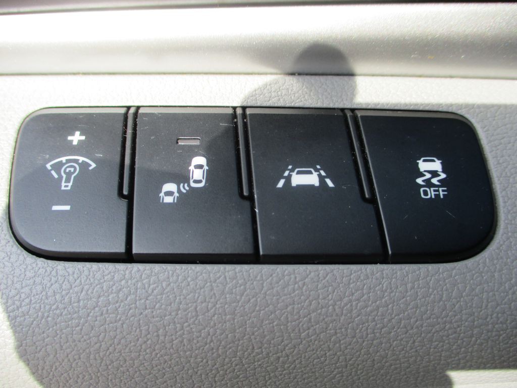 2019 Hyundai Elantra Image 28