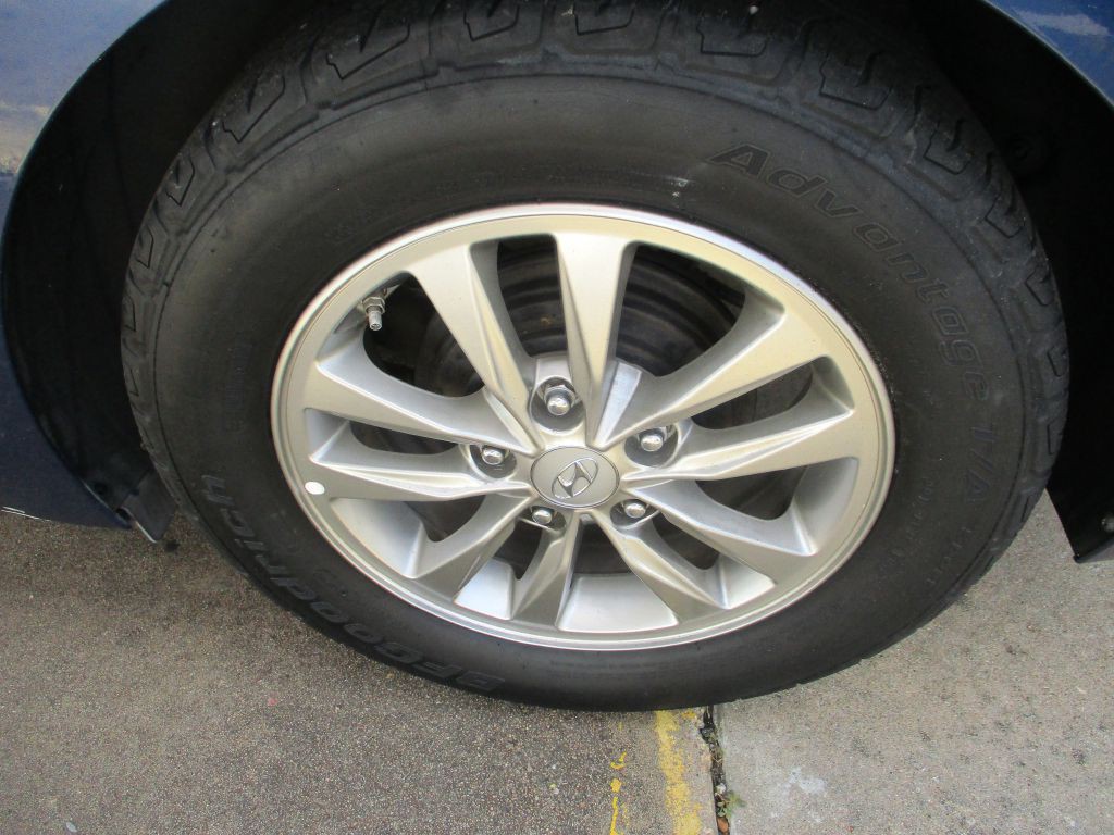 2019 Hyundai Elantra Image 29