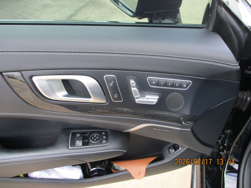 2017 Mercedes-Benz SL-Class Image 9