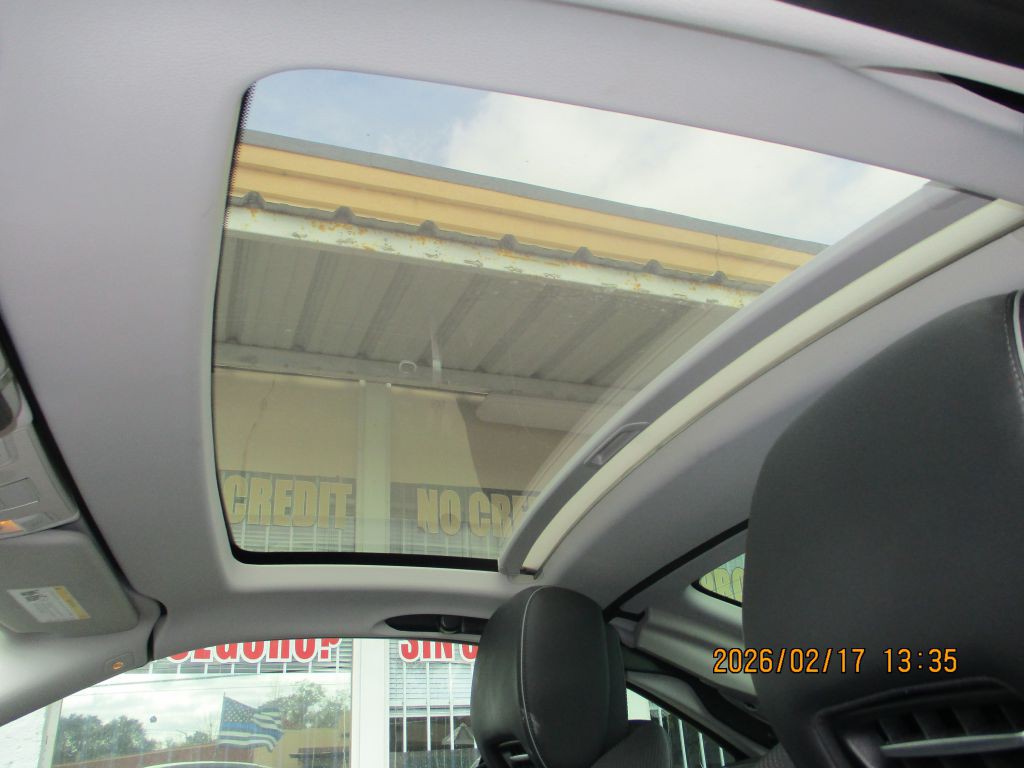 2017 Mercedes-Benz SL-Class Image 12