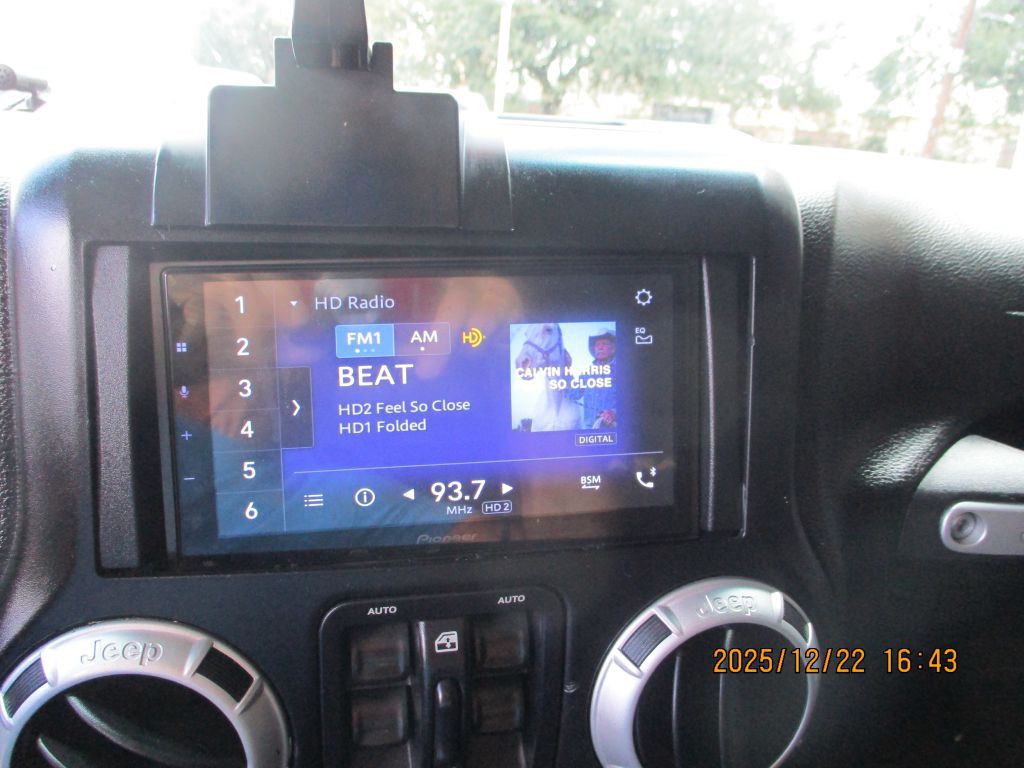 2014 Jeep Wrangler Unlimited Image 10