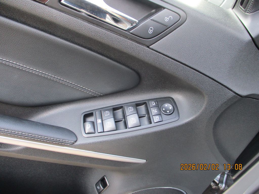 2012 Mercedes-Benz GL-Class Image 11