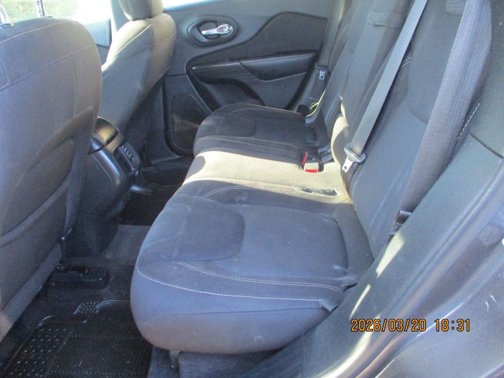 2016 Jeep Cherokee Image 8